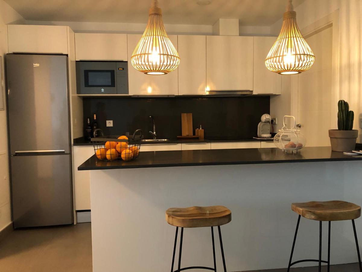 Appartement - Sleeps 4 - Parking - Garden - Pool *