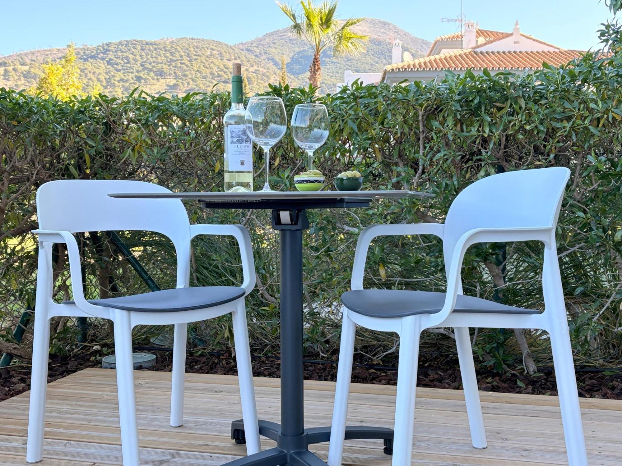 Appartement - Sleeps 4 - Parking - Garden - Pool Alhaurín el Grande